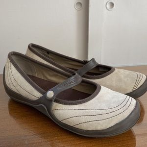 Size 8 women crocs excellent condition